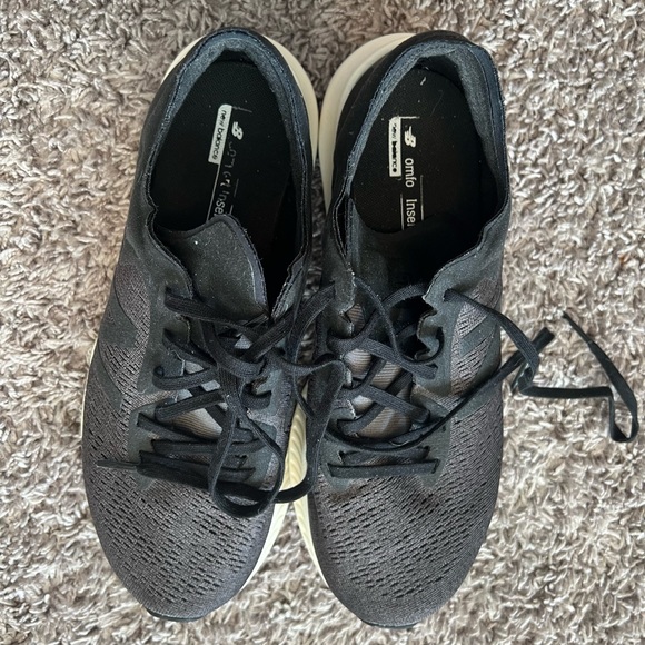 New Balance Women's Running Shoes Size 8 - Picture 3 of 5